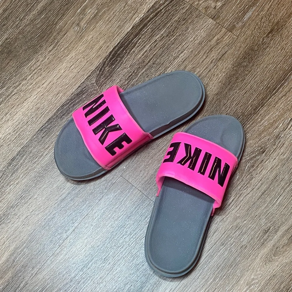 Nike Pink and Black Women's Sandals - Picture 3 of 7